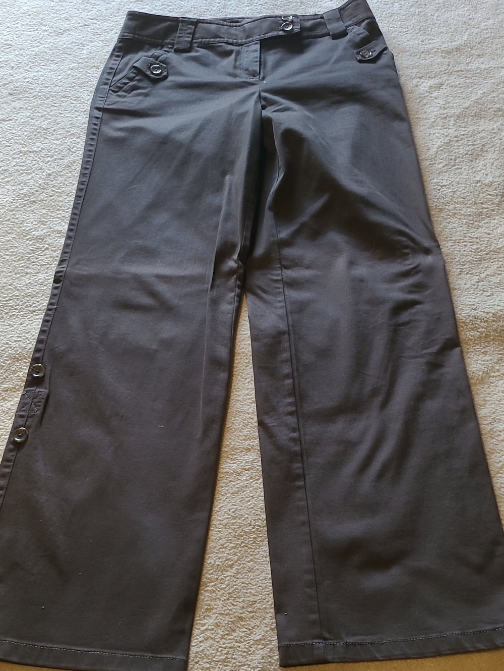 Ann Taylor Size 4 Dark Brown Pants With Buttons - Capri Length Possible